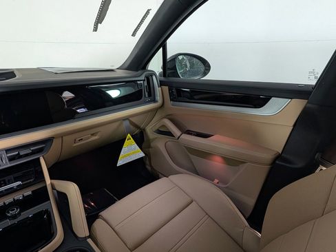 New 2026 Porsche Cayenne Coupe image 24