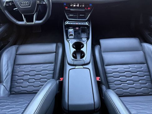 Used 2022 Audi e-tron GT Prestige w/ Prestige Package image 23