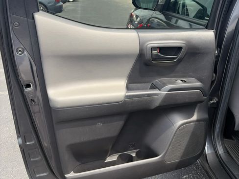 Used 2023 Toyota Tacoma SR AWD/4WD image 17