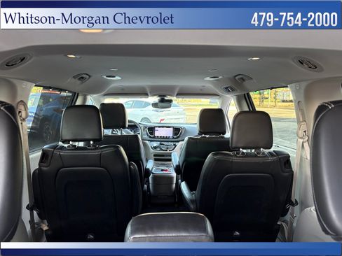 Used 2023 Chrysler Pacifica Touring-L FWD image 38