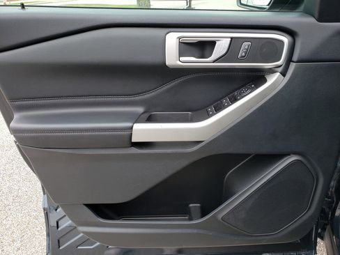 Used 2022 Ford Explorer XLT w/ Class IV Trailer Tow Package image 9