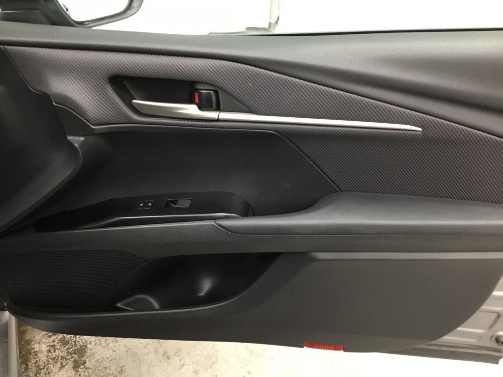 Used 2025 Toyota Camry SE FWD image 38