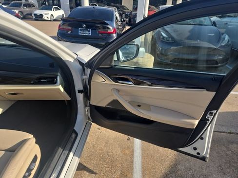 Used 2021 BMW 530i RWD image 17