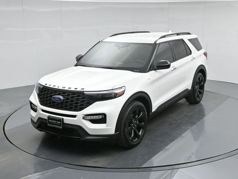 Certified 2023 Ford Explorer ST-Line w/ Class IV Trailer Tow Package image 32