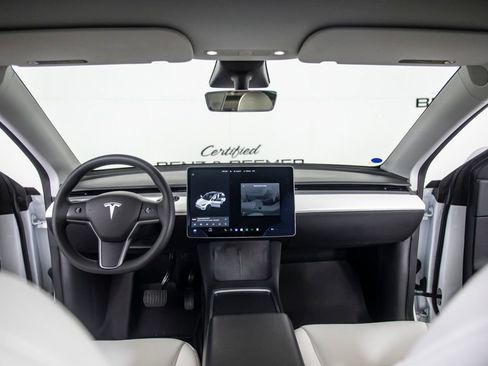 Used 2021 Tesla Model Y Long Range image 26