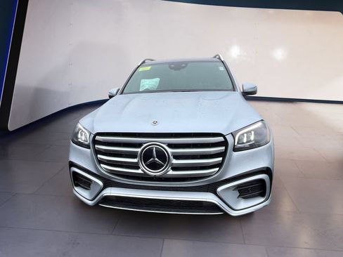Used 2025 Mercedes-Benz GLS 450 4MATIC image 5