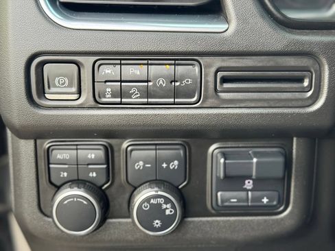 Used 2021 Chevrolet Tahoe Z71 w/ Z71 Signature Package AWD/4WD image 21