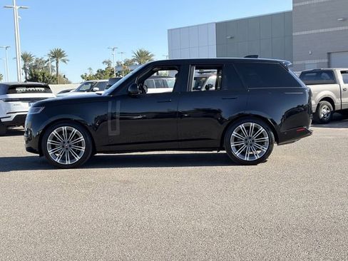 Used 2025 Land Rover Range Rover Autobiography image 30