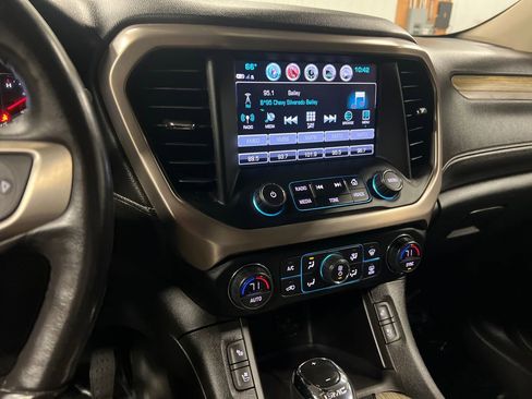 Certified 2019 GMC Acadia Denali w/ Technology Package AWD/4WD image 23