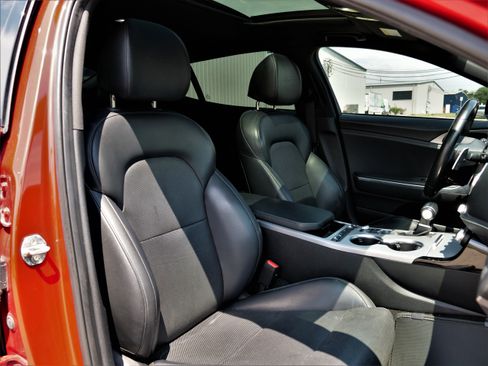 Used 2020 Kia Stinger GT1 image 23