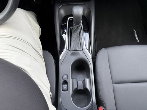 Certified 2025 Toyota Corolla LE image 21