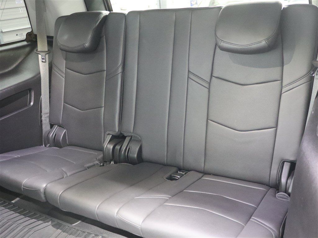 Used 2019 Cadillac Escalade Premium Luxury AWD/4WD image 18