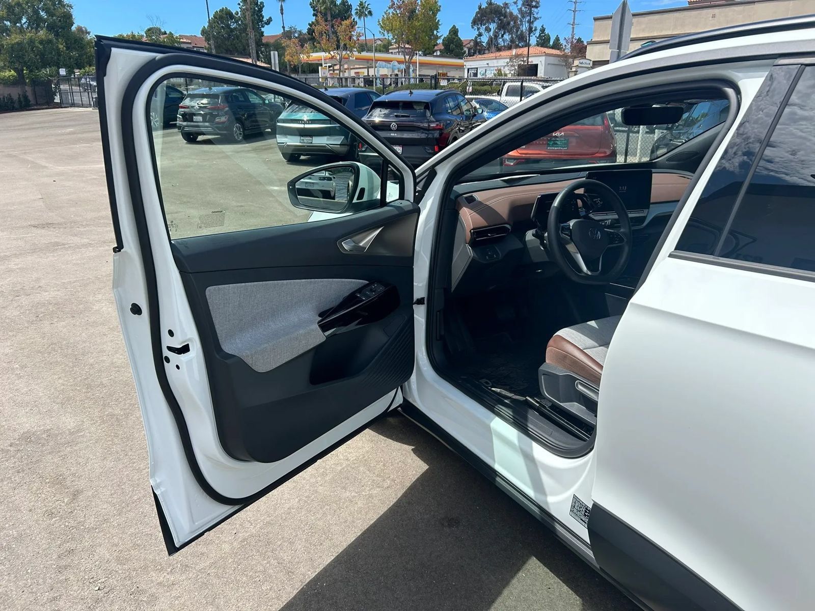 Used 2023 Volkswagen ID.4 Pro RWD image 9