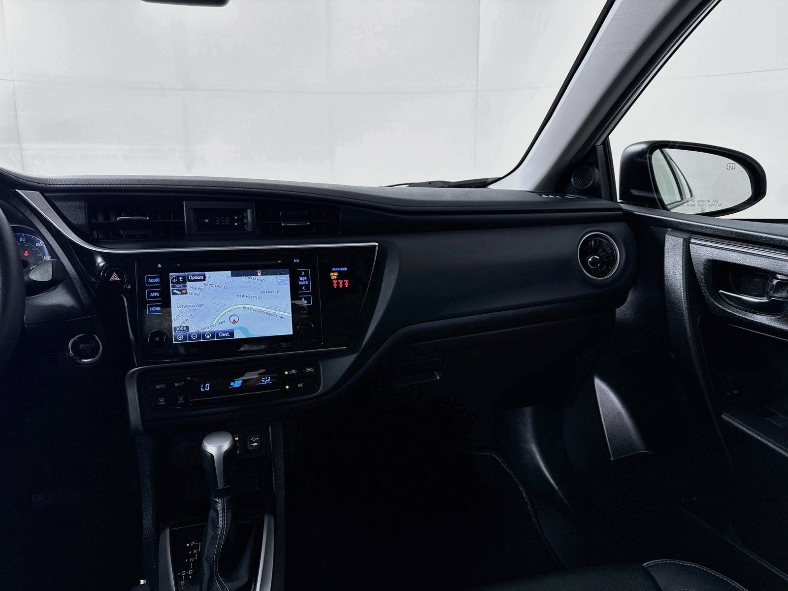 Used 2019 Toyota Corolla XLE w/ Carpet Mat Package (TMS) FWD image 24