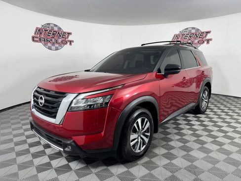Used 2022 Nissan Pathfinder SL AWD/4WD image 3