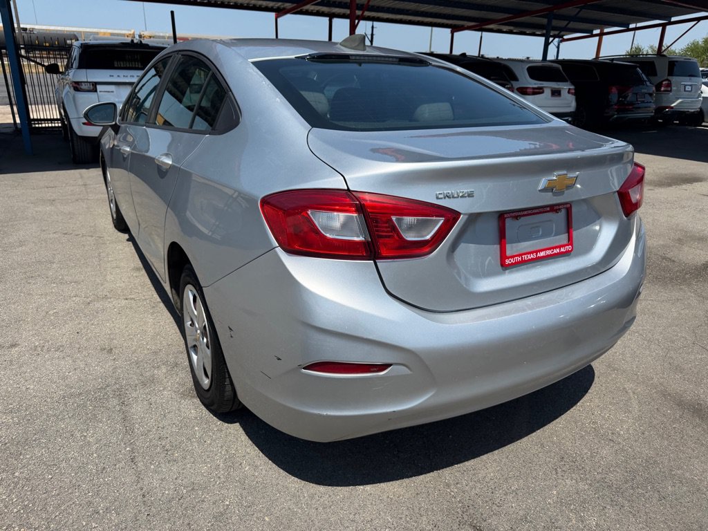 Used 2018 Chevrolet Cruze LS FWD image 19