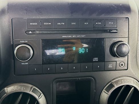 Used 2017 Jeep Wrangler Sport image 17