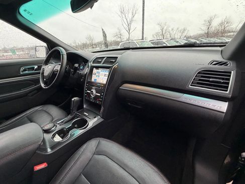 Used 2017 Ford Explorer Sport image 13
