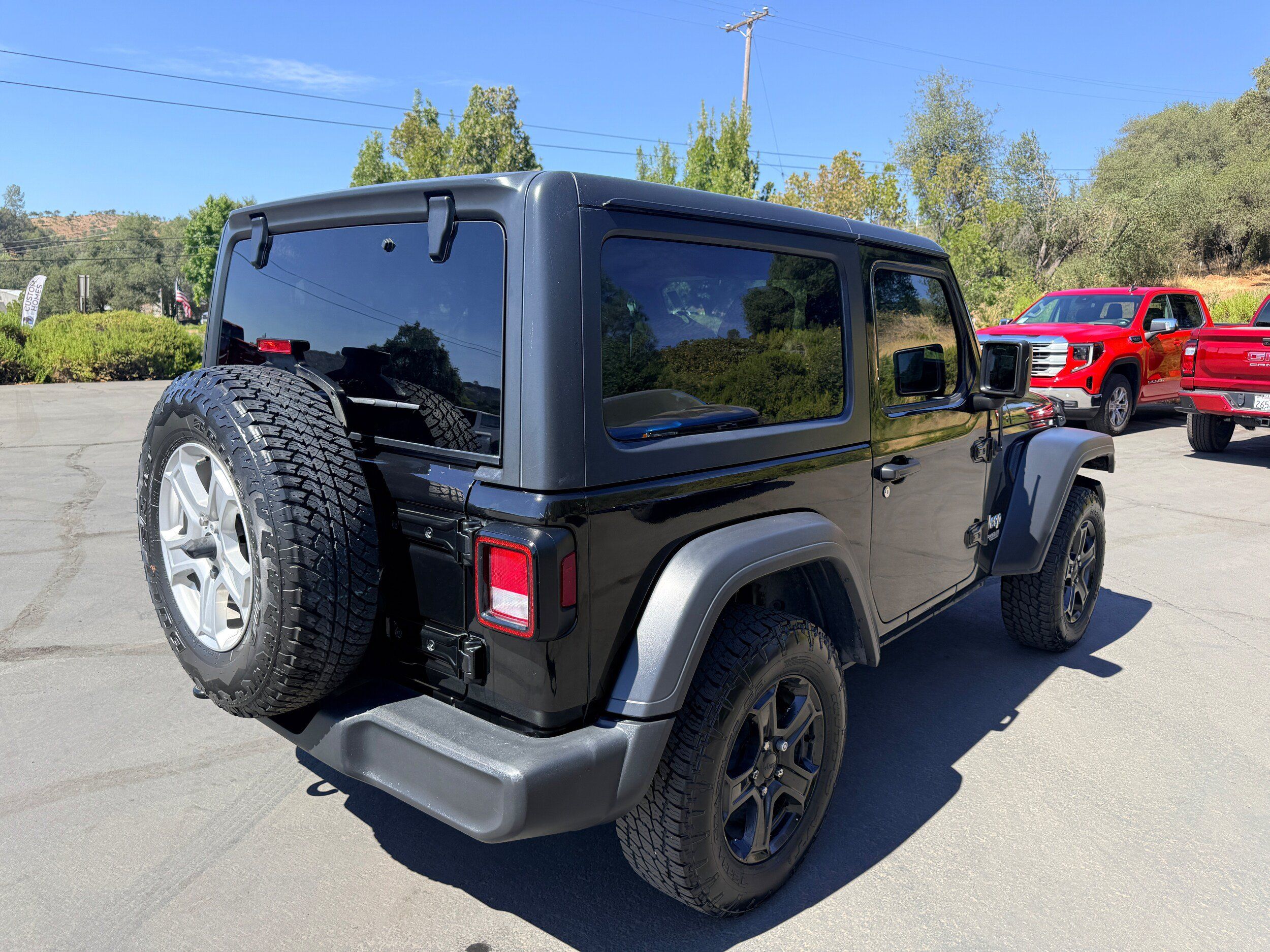 Used 2018 Jeep Wrangler Sport AWD/4WD image 6