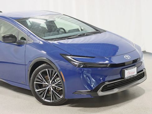 Used 2026 Toyota Prius XLE AWD/4WD image 2