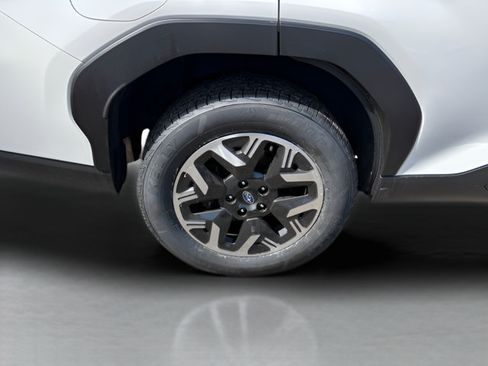 Used 2025 Subaru Forester AWD/4WD image 20