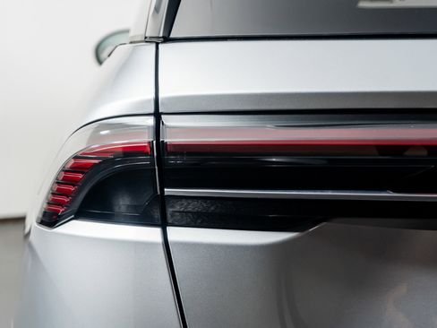 Used 2024 Lincoln Nautilus Black Label w/ Jet Appearance Package (87T) image 12