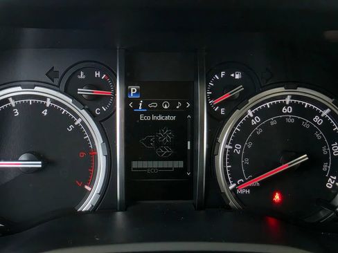 Used 2021 Toyota 4Runner TRD Off-Road Premium w/ Moonroof Package AWD/4WD image 32