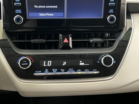 Used 2020 Toyota Corolla LE FWD image 20