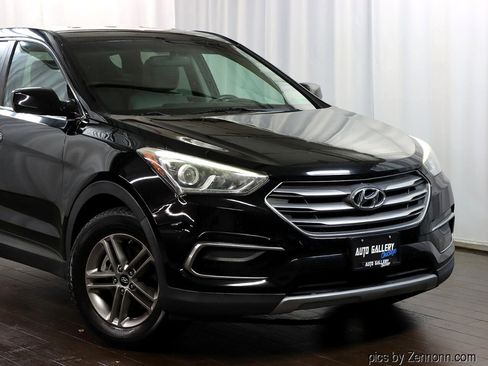 Used 2017 Hyundai Santa Fe Sport image 2