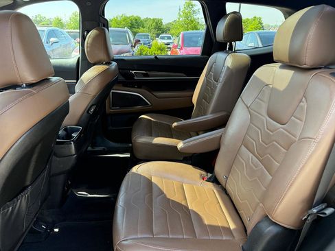 Used 2020 Kia Telluride SX w/ SX Prestige Package image 14