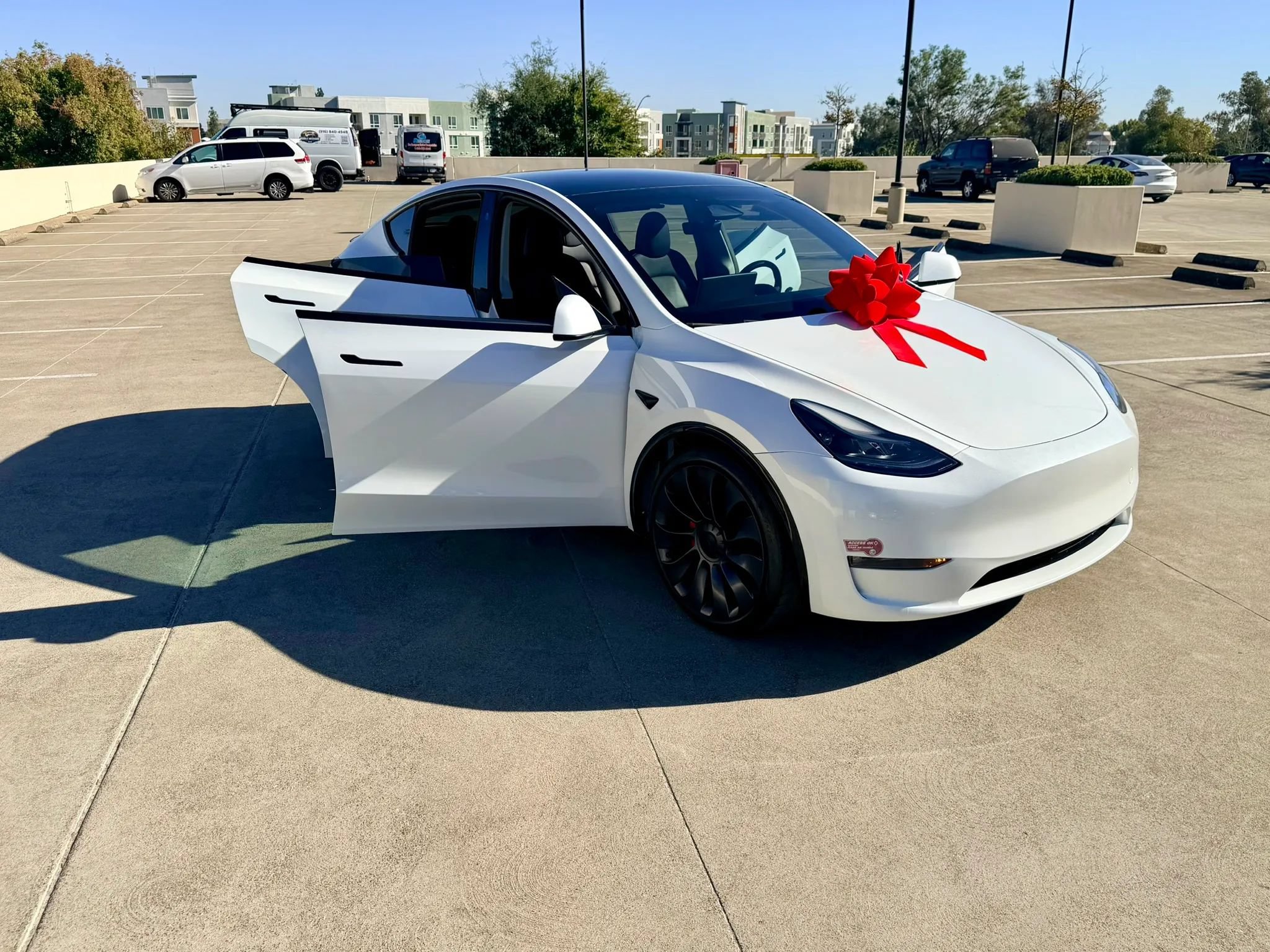 Used 2024 Tesla Model Y Performance AWD/4WD image 41