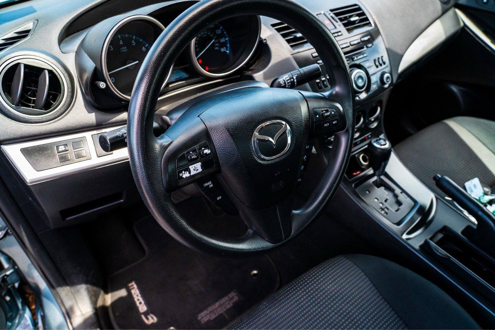 Used 2013 MAZDA MAZDA3 i Sport FWD image 8