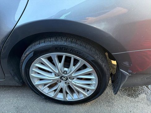 Used 2020 Toyota Camry XLE image 13