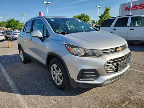 Used 2017 Chevrolet Trax LS w/ Fleet Convenience Package FWD image 1