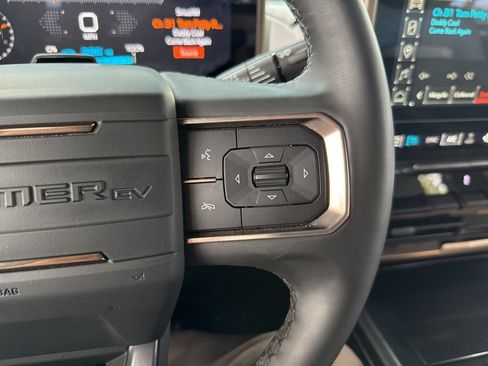 Used 2025 GMC Hummer EV 3X AWD/4WD image 48