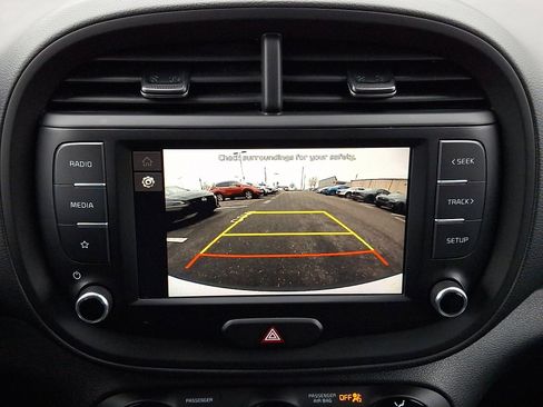 Used 2023 Kia Soul LX w/ LX Technology Package image 17