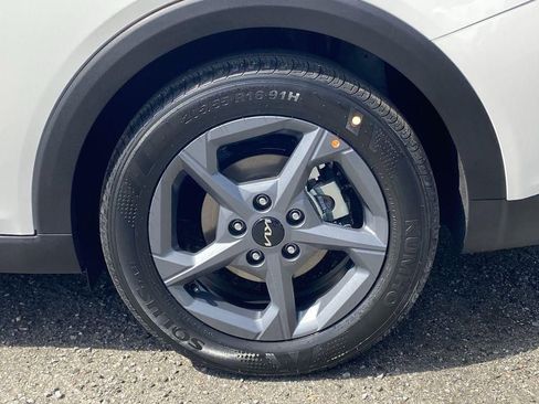 New 2026 Kia K4 LXS image 32