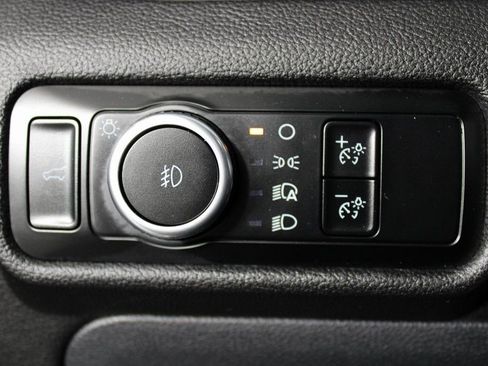 Used 2024 Ford Explorer Limited image 24