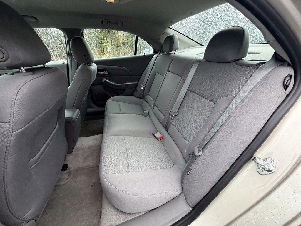 Used 2014 Chevrolet Malibu LS w/ Protection Package FWD image 4