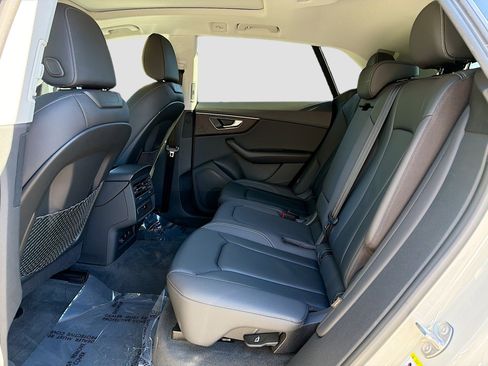 Used 2022 Audi Q8 Premium w/ Convenience Package image 21