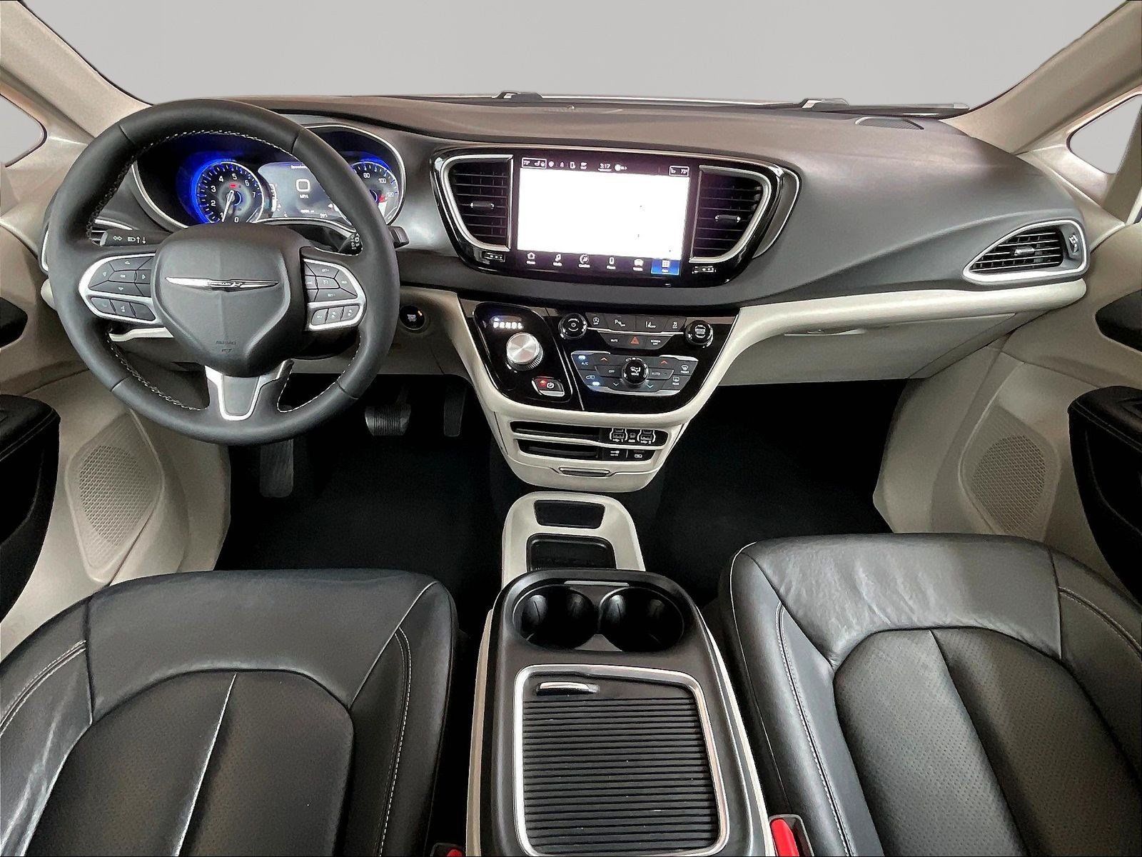 Used 2022 Chrysler Pacifica Touring-L FWD image 7