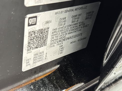 Used 2025 Chevrolet Silverado 1500 LT image 36