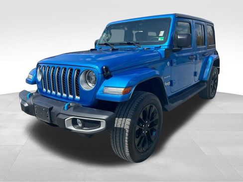 Used 2023 Jeep Wrangler Unlimited Sahara w/ Cold Weather Group image 17
