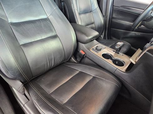 Used 2014 Jeep Grand Cherokee Limited w/ Trailer Tow Group IV AWD/4WD image 11