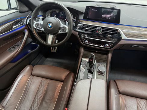Used 2019 BMW 540i w/ M Sport Package image 25