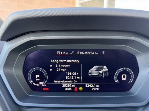 Used 2022 Audi Q4 e-tron Premium Plus w/ Premium Plus image 18