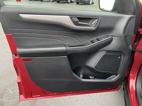 Used 2022 Ford Escape SE w/ Convenience Package image 12