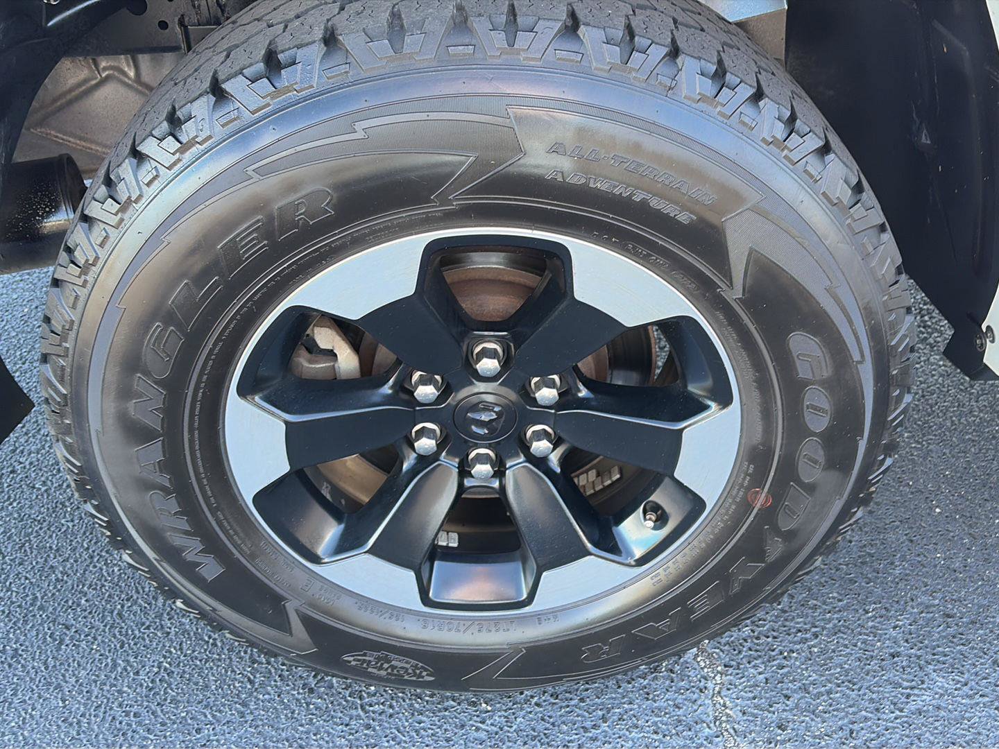 Used 2020 RAM 1500 Laramie AWD/4WD image 39