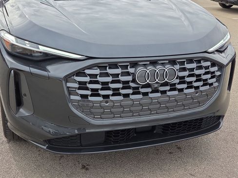 Used 2025 Audi Q5 Premium Plus w/ Premium Plus image 10