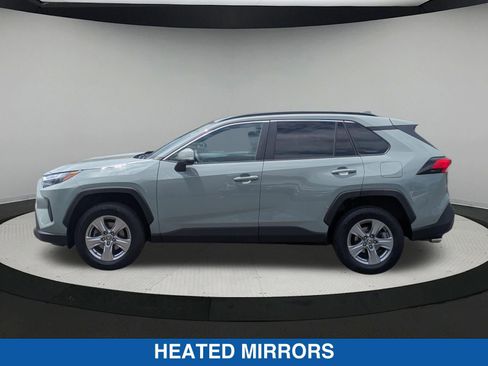 Used 2022 Toyota RAV4 XLE w/ Carpet Mat Package (TMS) AWD/4WD image 7